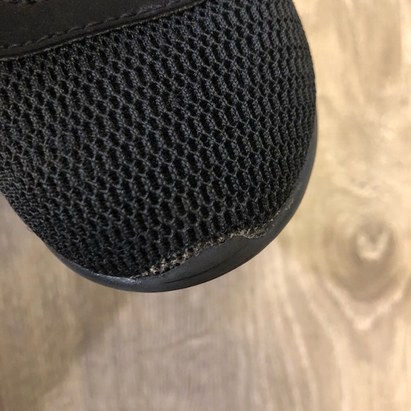 Nike toddler sneaker size 5c, black - Picture 4 of 8